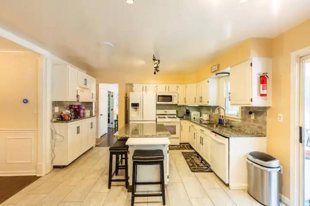 Lrge 5 Bedroom 9 Beds Near Dc-Pool, Hot Tub, Gym, Game Rm, Fire Pit Боуи Экстерьер фото